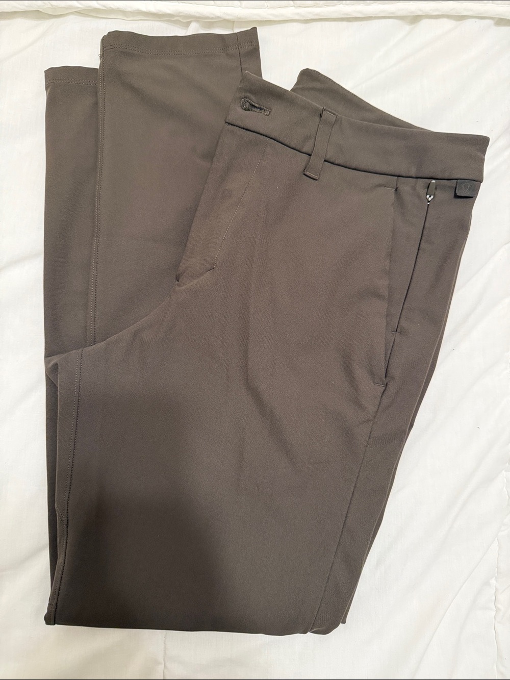 lululemon athletica Men's Chinos in Dark Brown
